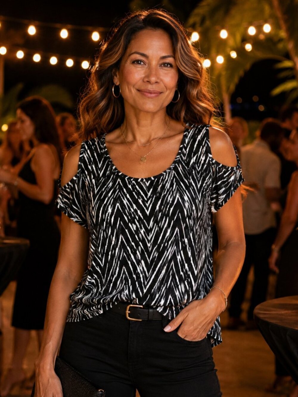 ⭐️ Paper Crane Black and White Cold-Shoulder Zigzag peek-a-boo top size medium